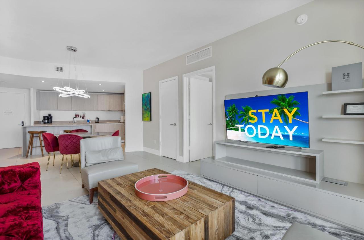 Seashore Resort: Beachfront 2-Bedroom with Ocean View and Rooftop Amenities Hollywood Exterior photo