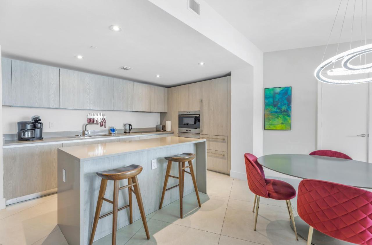 Seashore Resort: Beachfront 2-Bedroom with Ocean View and Rooftop Amenities Hollywood Exterior photo