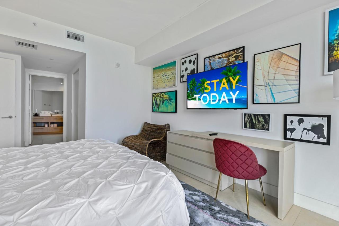 Seashore Resort: Beachfront 2-Bedroom with Ocean View and Rooftop Amenities Hollywood Exterior photo