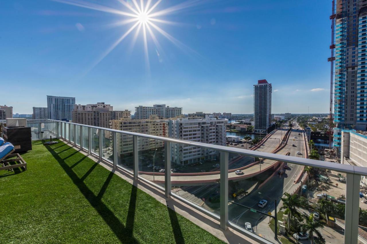 Seashore Resort: Beachfront 2-Bedroom with Ocean View and Rooftop Amenities Hollywood Exterior photo