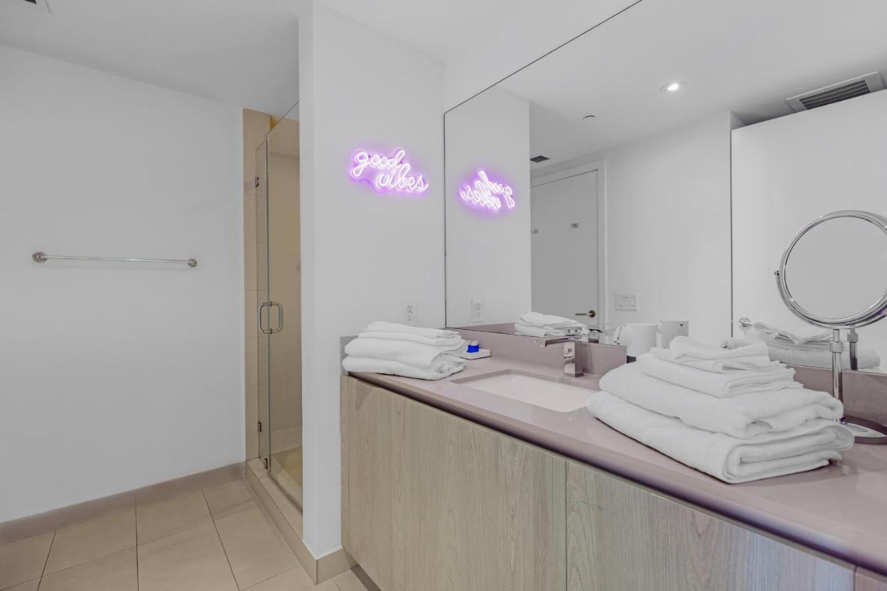 Seashore Resort: Beachfront 2-Bedroom with Ocean View and Rooftop Amenities Hollywood Exterior photo