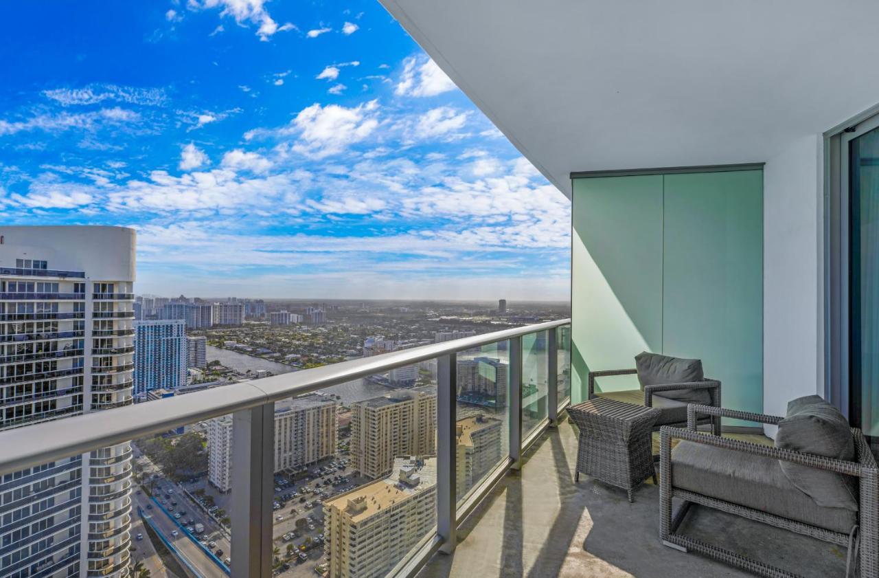 Seashore Resort: Beachfront 2-Bedroom with Ocean View and Rooftop Amenities Hollywood Exterior photo