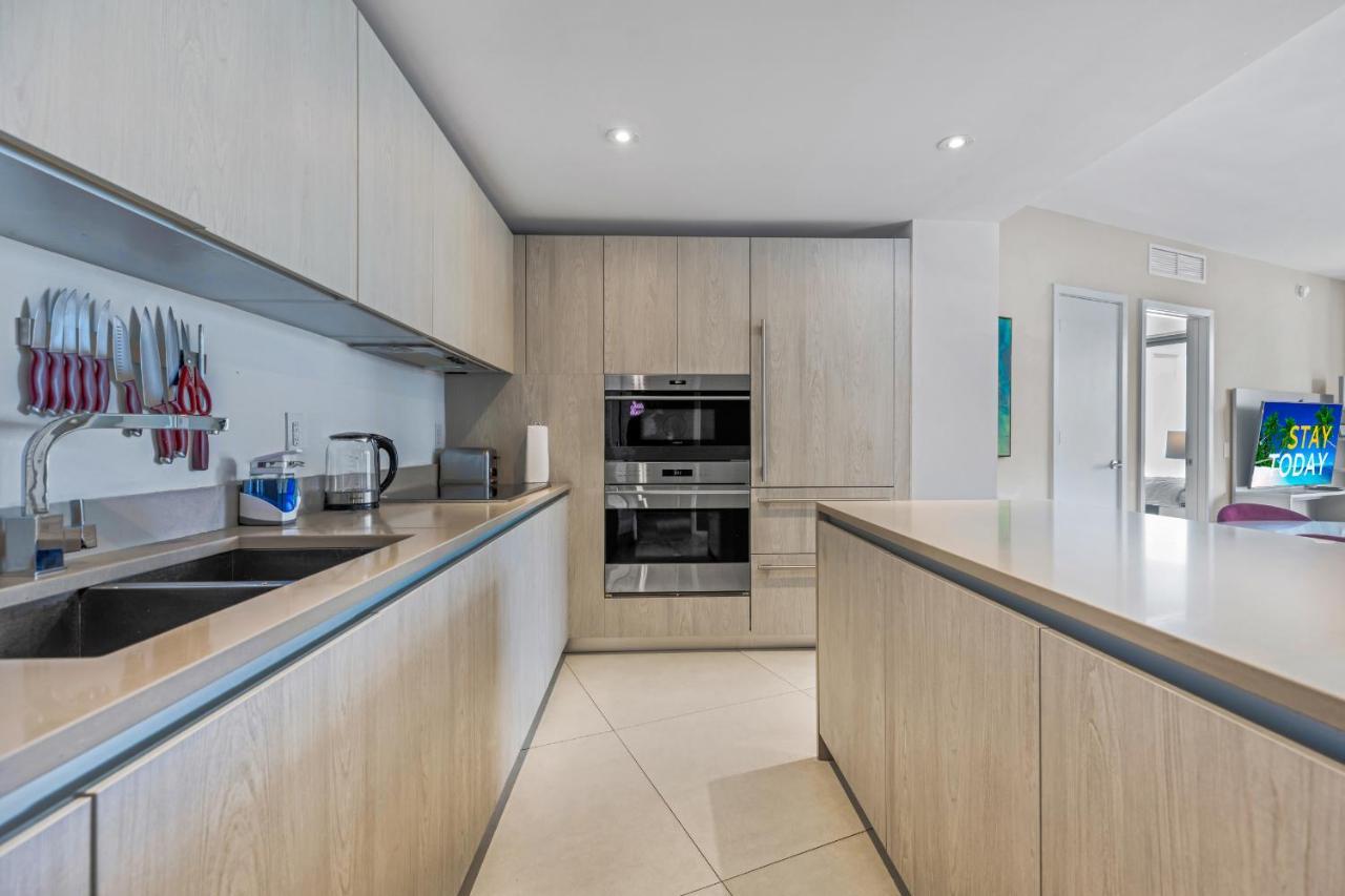 Seashore Resort: Beachfront 2-Bedroom with Ocean View and Rooftop Amenities Hollywood Exterior photo