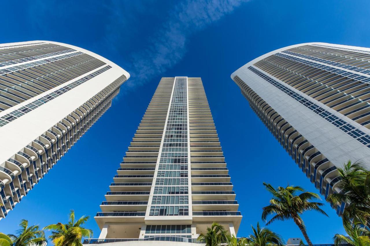 Seashore Resort: Beachfront 2-Bedroom with Ocean View and Rooftop Amenities Hollywood Exterior photo
