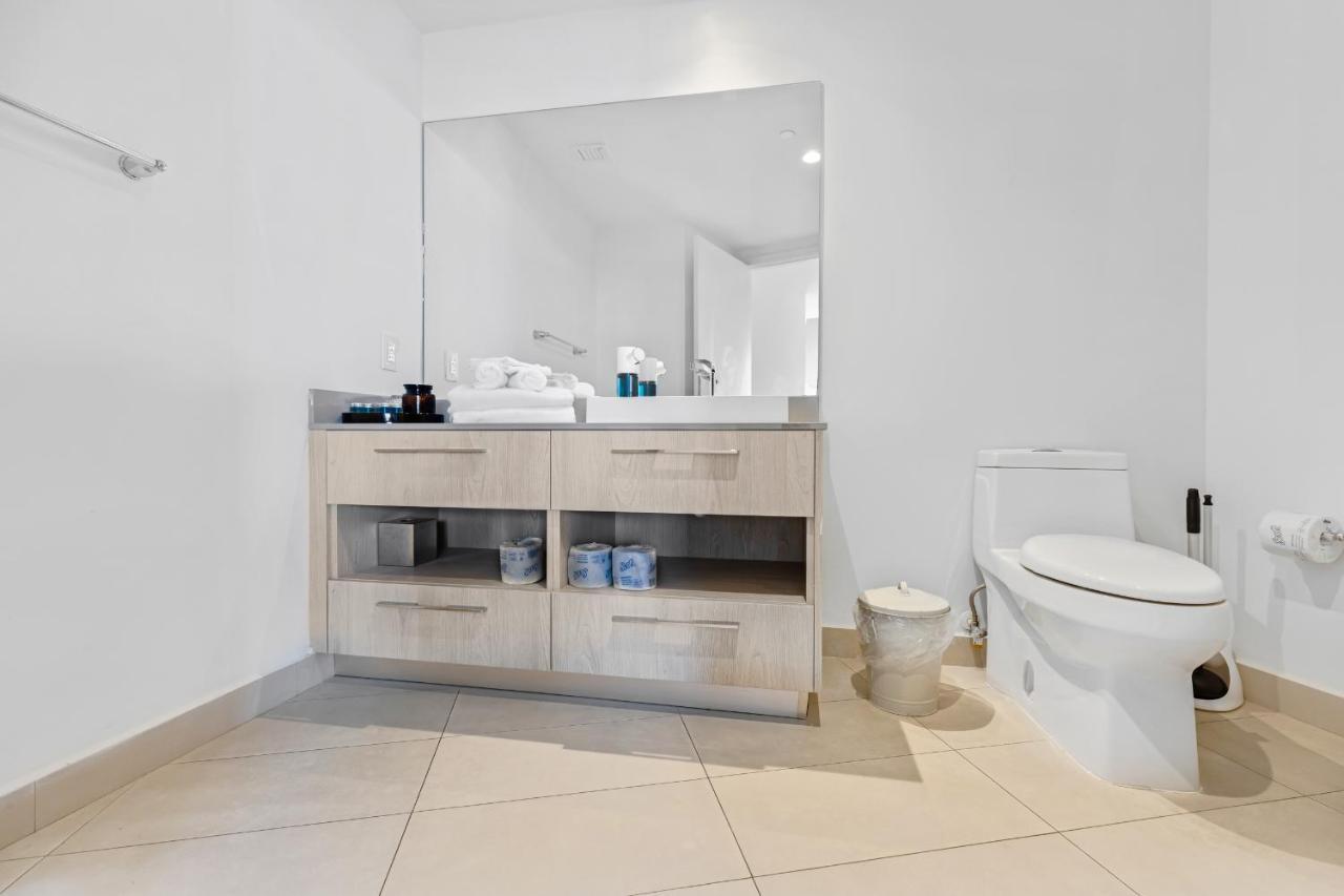 Seashore Resort: Beachfront 2-Bedroom with Ocean View and Rooftop Amenities Hollywood Exterior photo